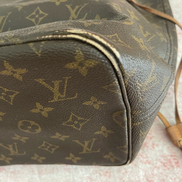 Louis Vuitton Neverfull MM - Picture 5 of 7